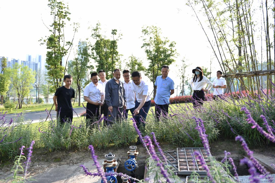 清源水務公司黨委書記、董事長周燕賓率隊調研世界動力電池大會、“中、高考”供水保障工作